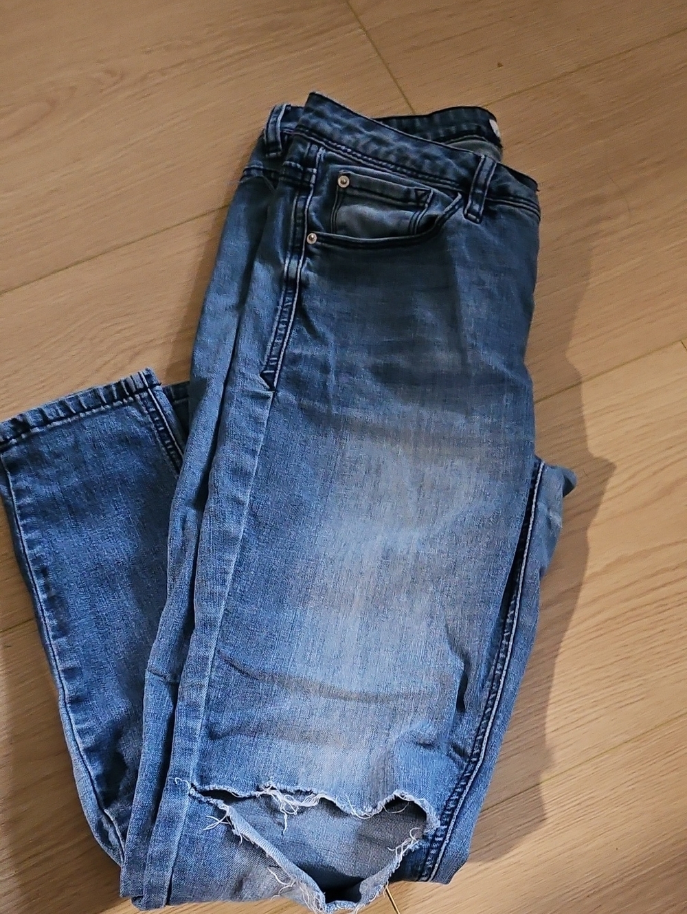 Kensie Women's Light Blue Distressed Skinny Jeans... S 4.....